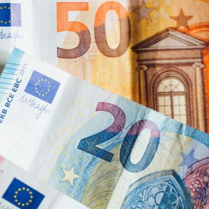 euro-notes-pexels-markus-spiske-4201343
